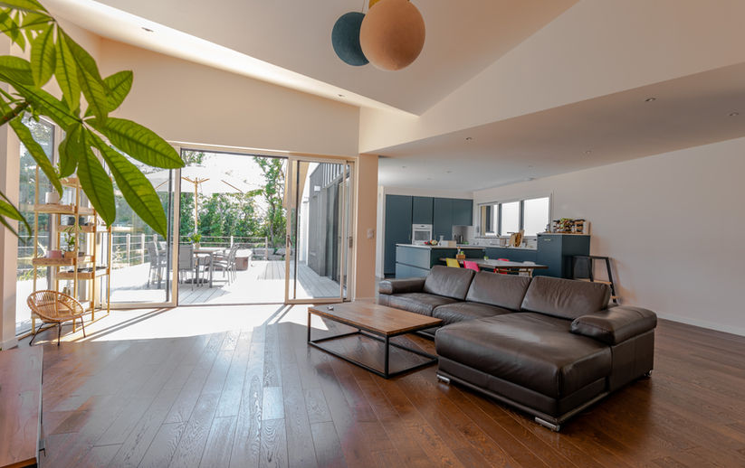Construction maison neuve bureaux terrasse jacuzzi pornic architecte