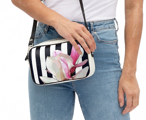 printed-camera-bag-removable-clip-strap-