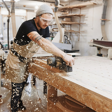 Carpenter au travail