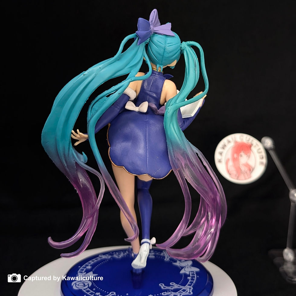 Thumbnail: Hatsune Miku – Winter Dress Ver. Figure