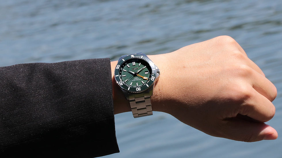 Thumbnail: GMT DIVER’S 104 Green dial 200m water resistance stainless steel band