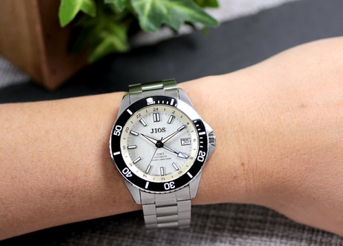 GMT DIVER'S 104 White dial 200m water resistance stainless steel