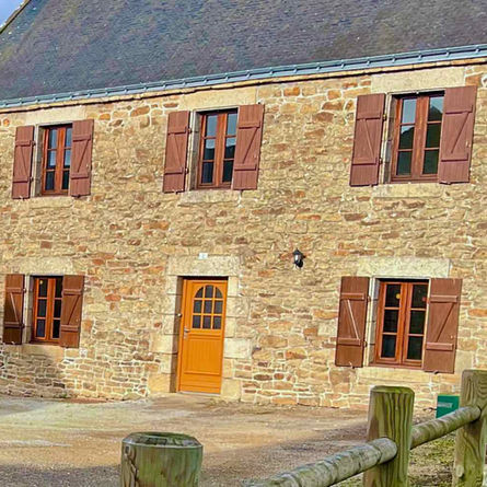 BRANDERION Maison avec jardin centre bourg 