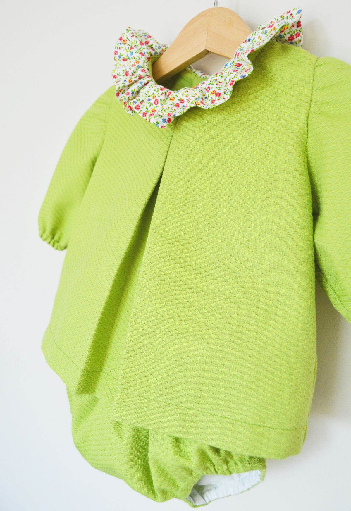 REF.1033 BLUSA PLISADA MANGA CORTA
