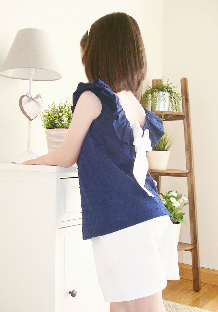 REF.1051 BLUSA ESPALDA EN V LAZO DELANTERO
