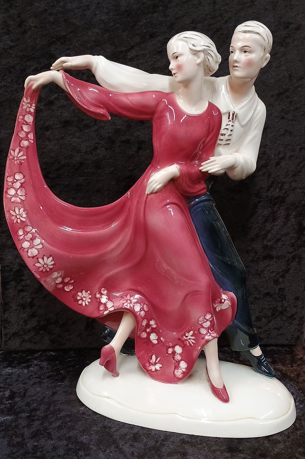 Thumbnail: Katzhutte Art Deco Figural Dancing Couple