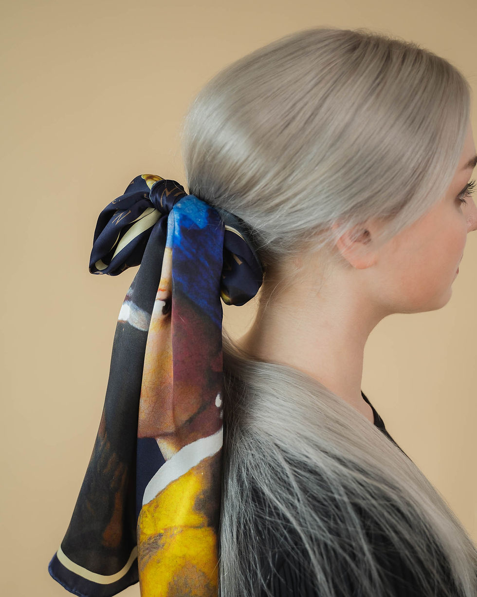 Thumbnail: Seidenschal Vermeer Mädchen mit dem Perlenohrring 40x160cm 100% Seide