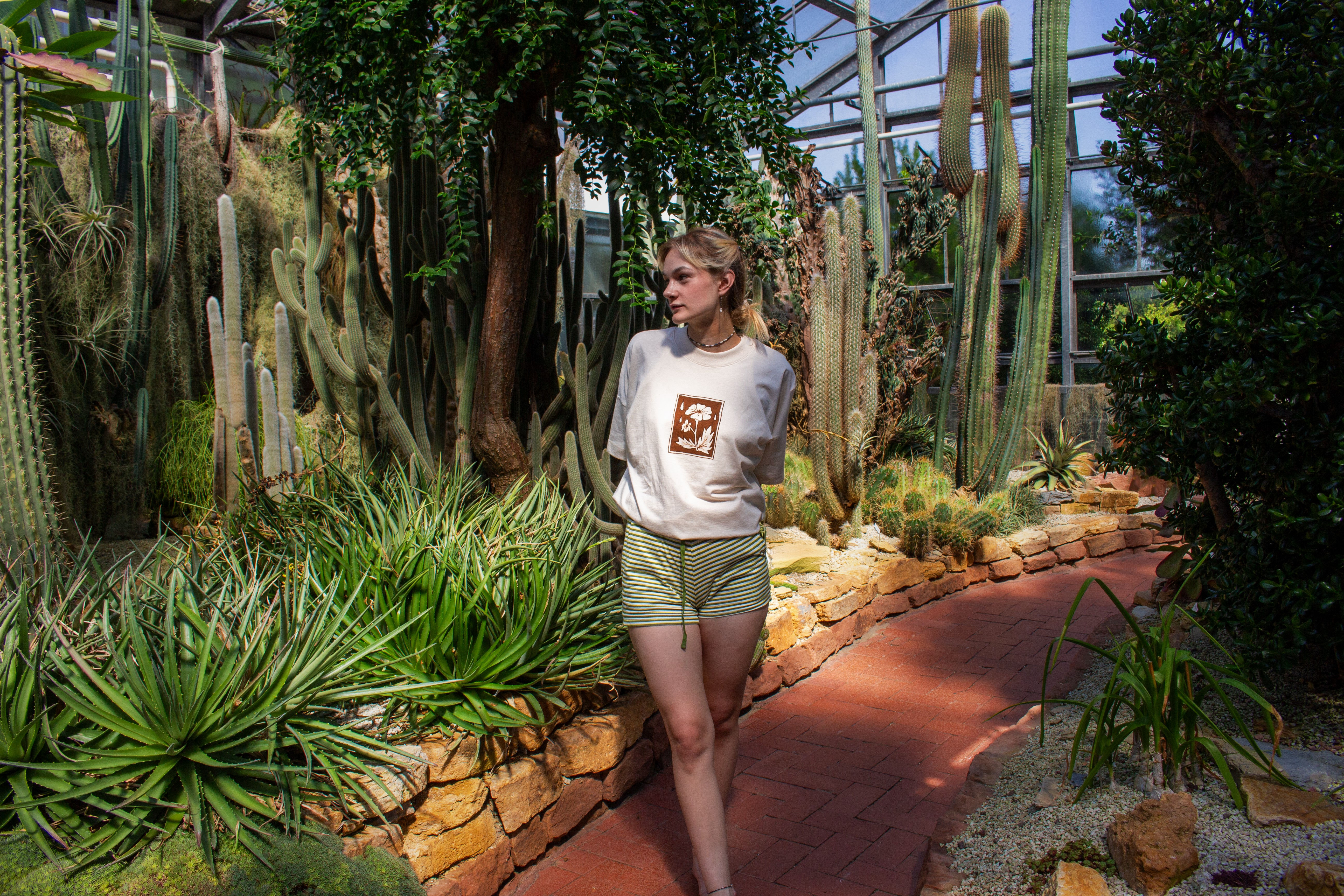 T-Shirt handbemalt "Flora"