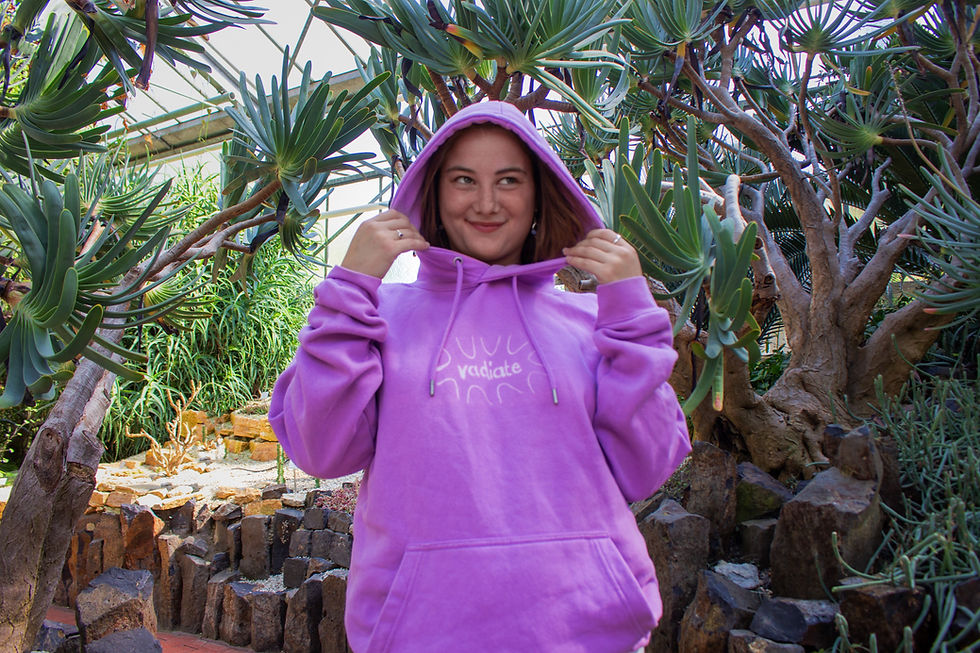 Miniaturbild: Hoody "radiate" handbemalt mit Bleiche