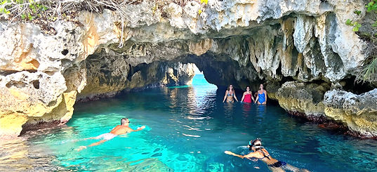 people enjoying the 007 thunderball grotto