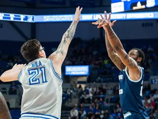 Men's basketball falls in St. Louis, drops out of single-bye spot