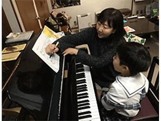 沼田玲子先生(ピアノ)