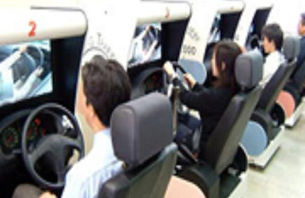 最新設備で体験する安全運転診断と企業研修