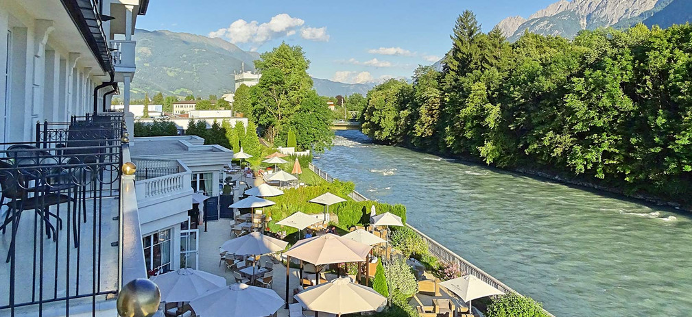 6_grandhotel_lienz_zimmer_suiten_aussicht.jpg