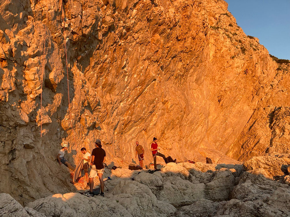 Lisbon Rocks Rocks and beaches around Lisbon: where to cool off after climbing