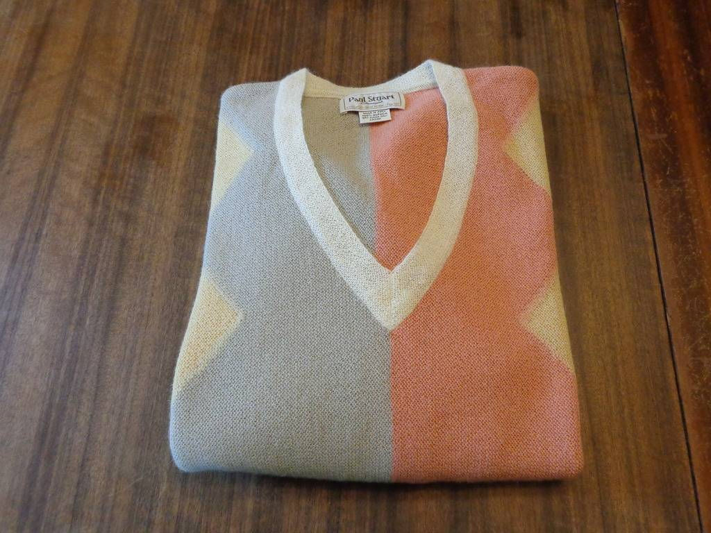 ABSOLUTELY BEAUTIFUL! Paul Stuart sweater in wonderfully luxurious alpaca.