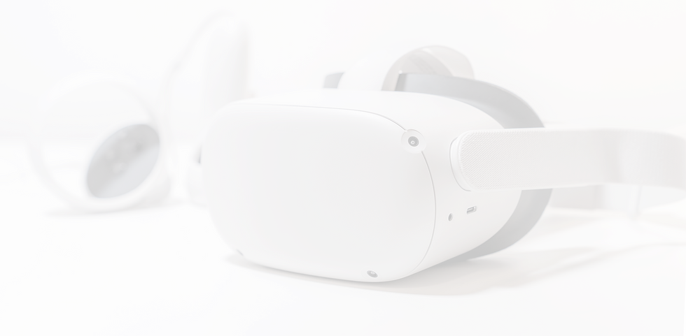 oculus quest 2 on white desk with lamp_e