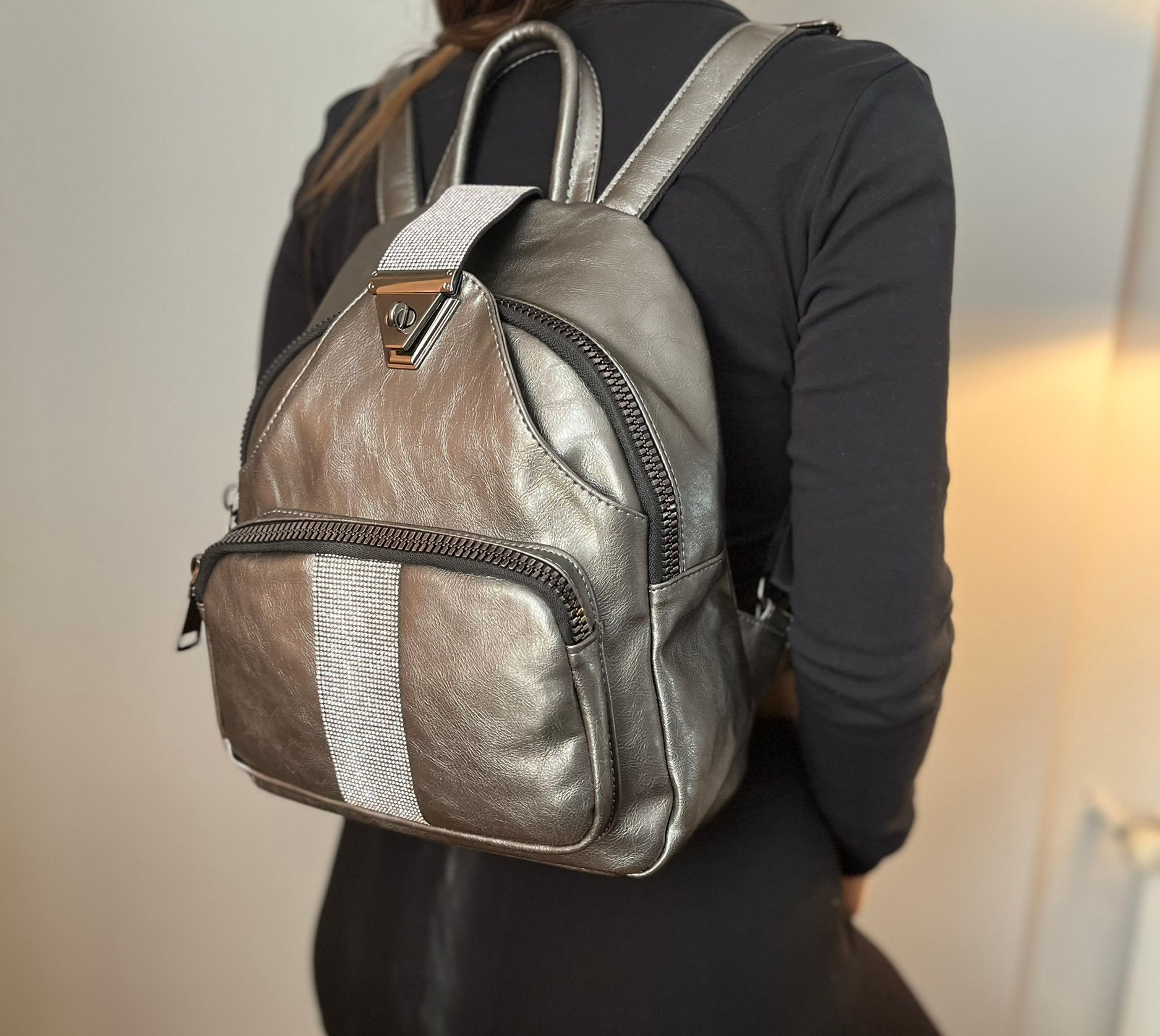 Adlenza Kadın Taşlı Sırt Çantası