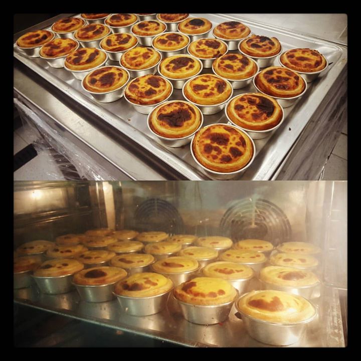 A nossa nata de chocolate acaba de sair quentes quentes ;) vai uma_!  ;) #ochocolatinho #Alvesdevine