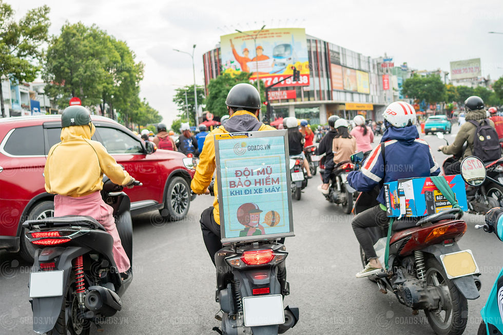quảng cáo trên xe máy