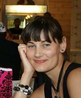 Louise Profile (3).jpg