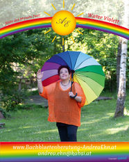 Andrea Ehn mit Regenschirm