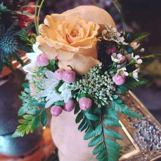 Eine Rose in der Vase von la Fleur - Blumenmanufaktur aus Himberg bei Wien