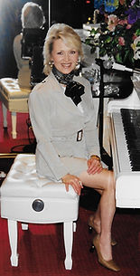 Renee' on Piano (7).JPG