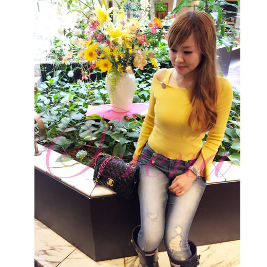 ワンショルスリーブニット