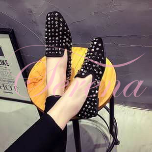 ルブタン風スタッズスリッポン