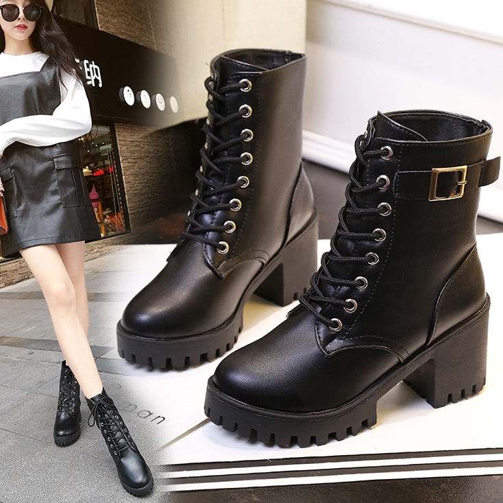 レースアップショートブーツ