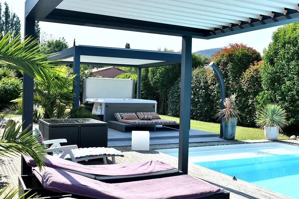 Vue rapprochée d'un espace jacuzzi zen et apaisant