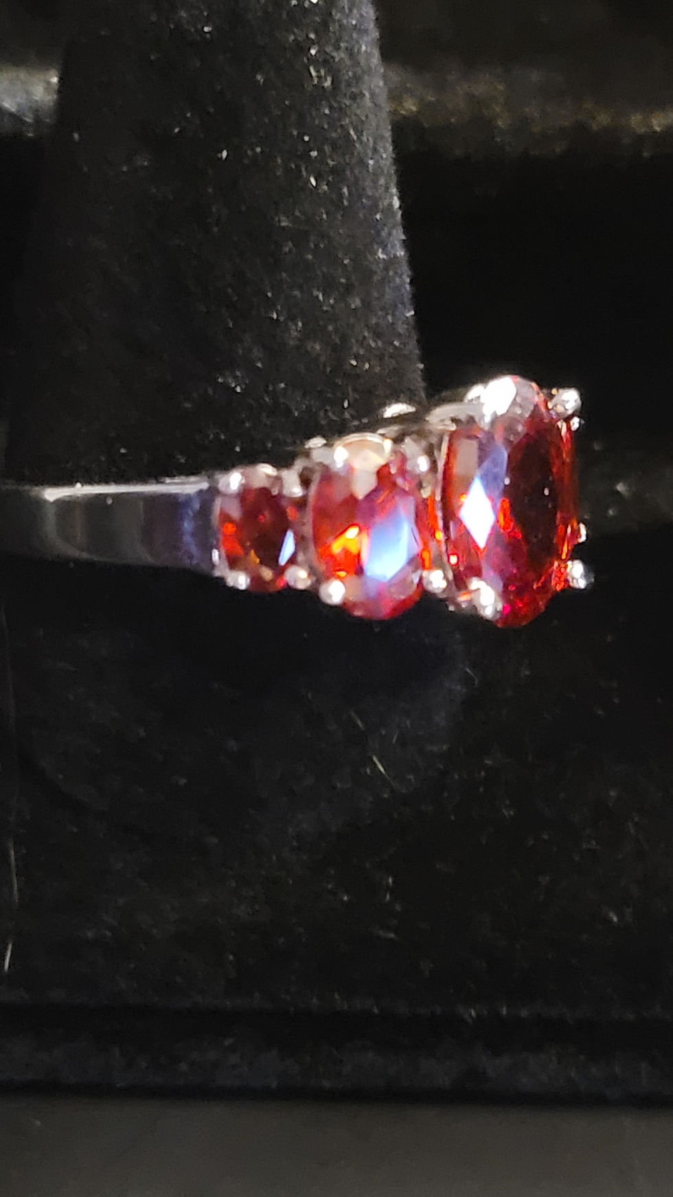 Thumbnail: Cocktail Ring Red