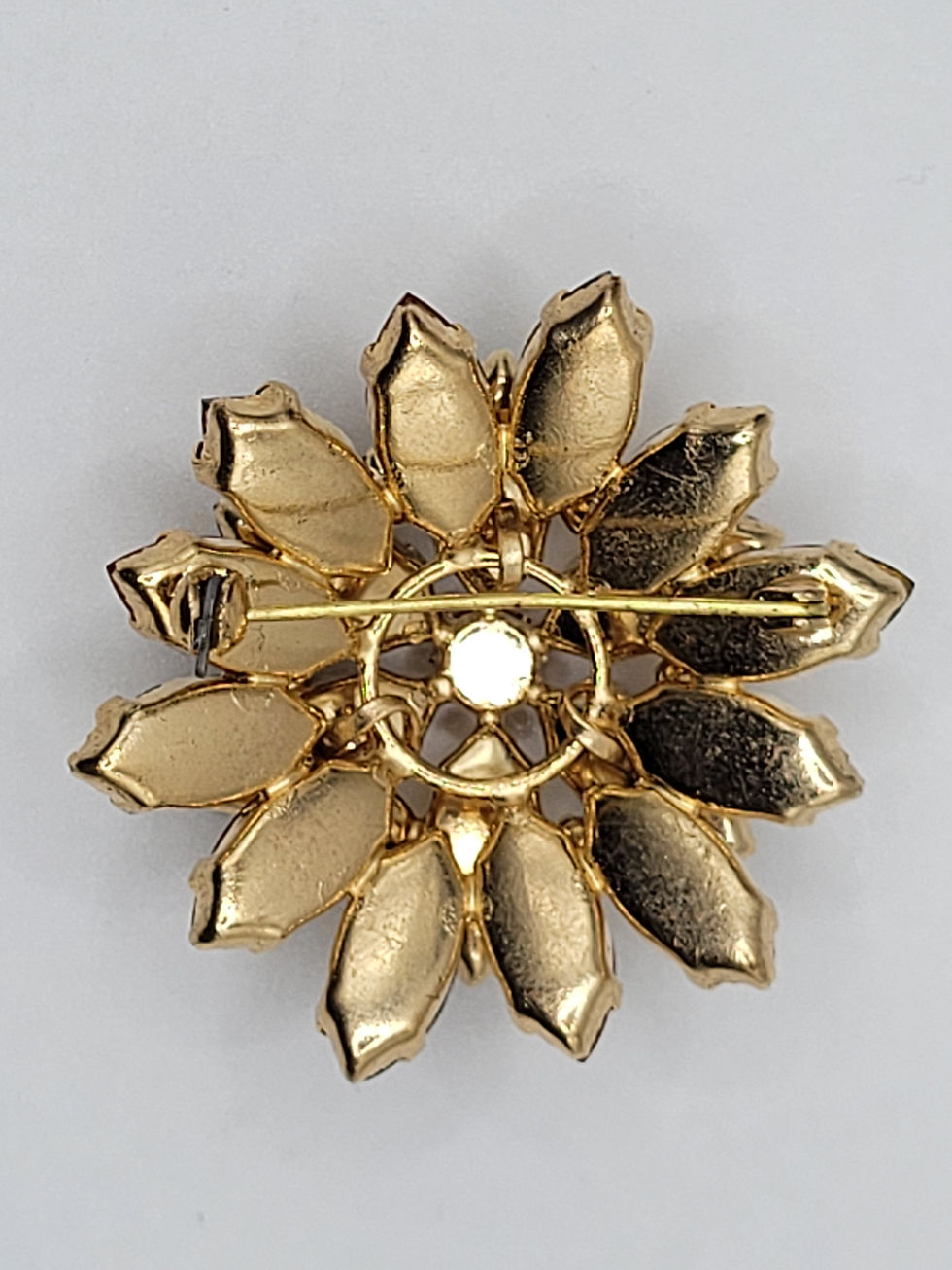 Thumbnail: Topaz style 3D Brooch