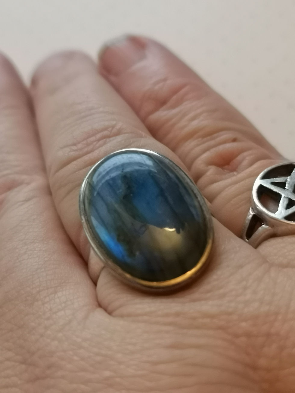 Thumbnail: Labradorite Ring