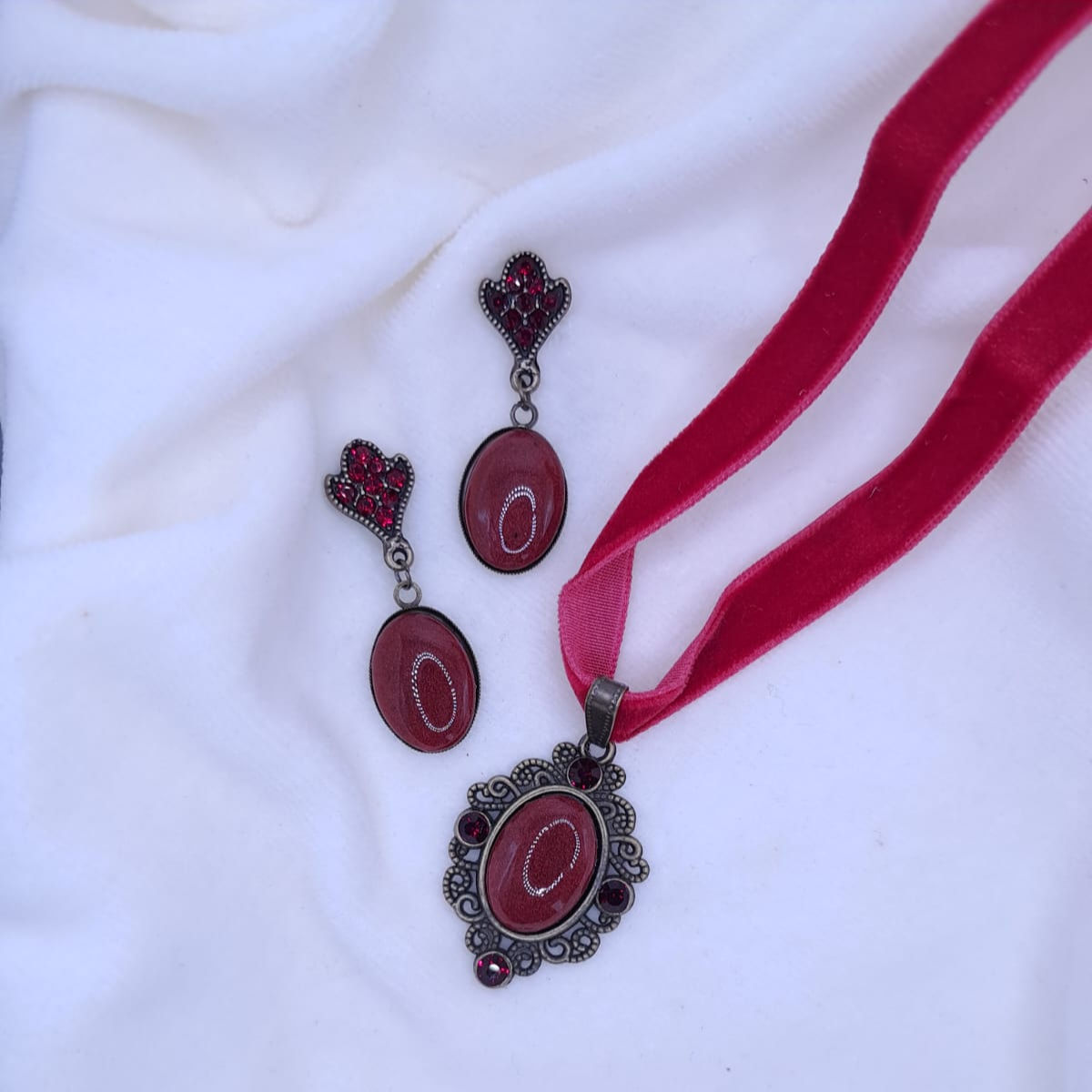 Conjunto de Choker e Brincos Vermelho