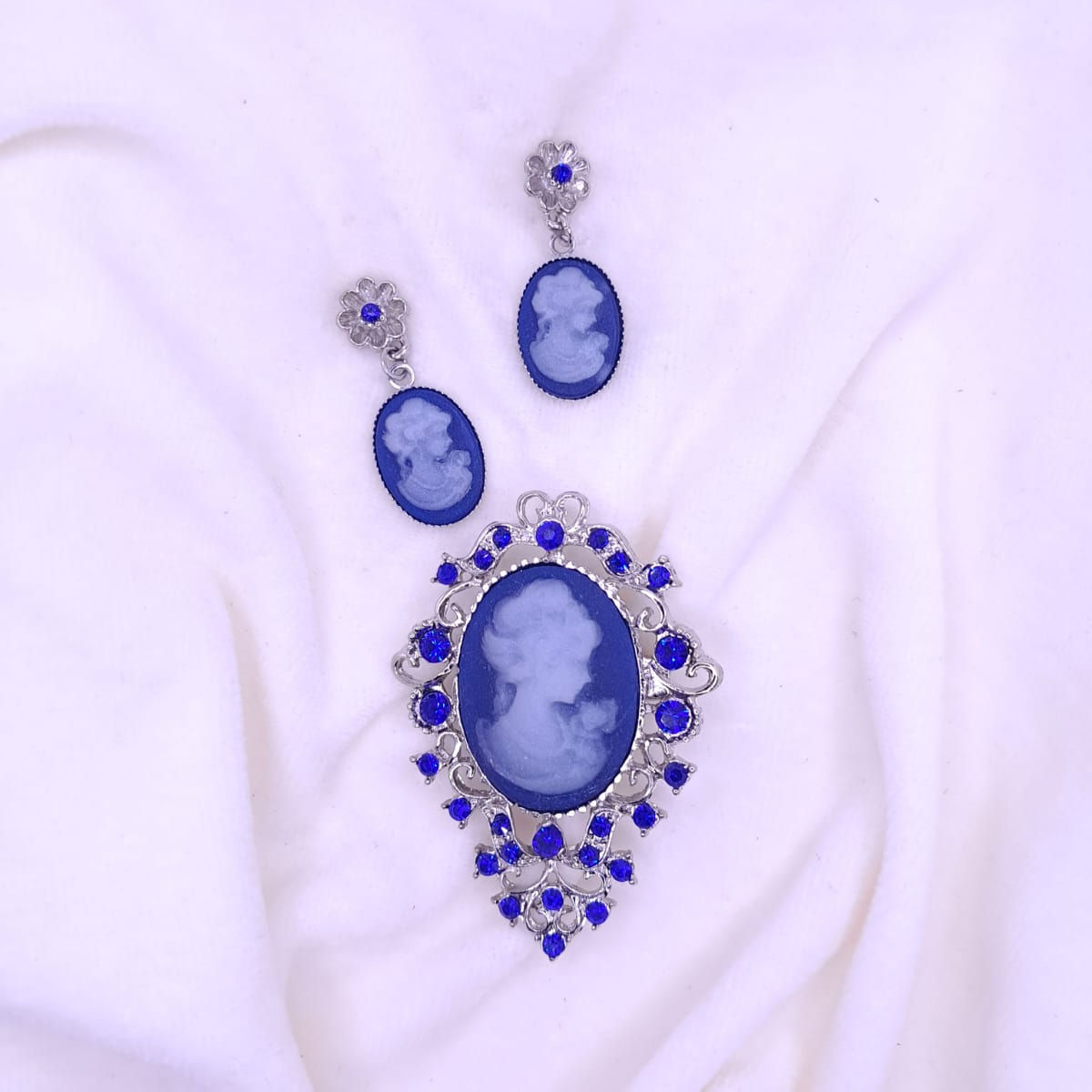 Conjunto de Camafeu e Brincos Azul