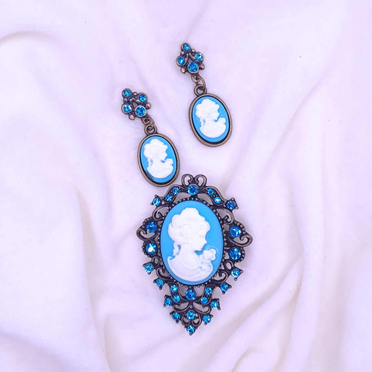 Conjunto de Camafeu e Brincos Azul