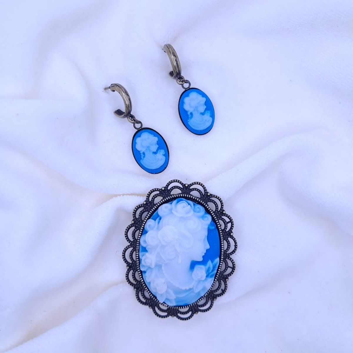 Conjunto de Camafeu e Brincos Azul