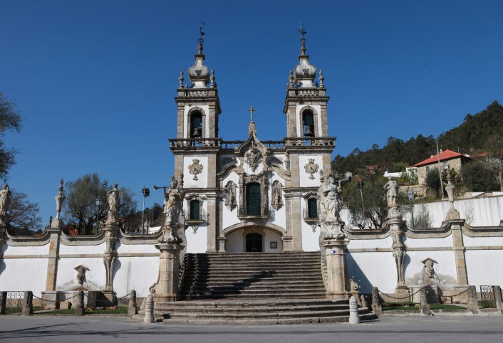 Tour pela Vila com Prova de Vinhos