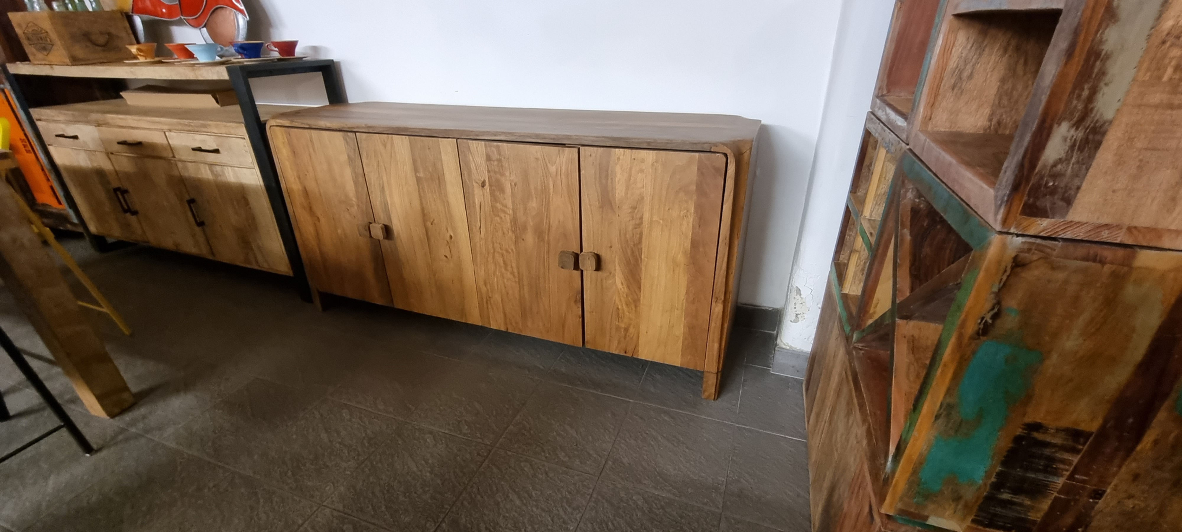 Madia credenza Jamun