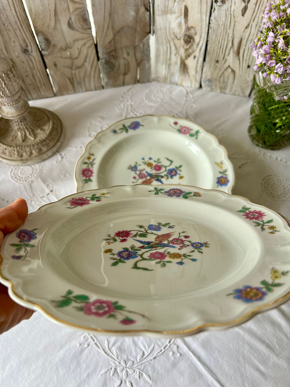 Miniature : Assiette porcelaine fine de Limoges légèrement creuse
