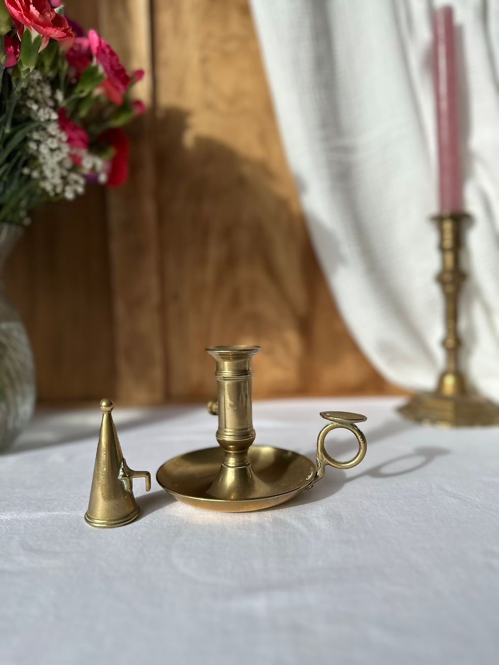 Miniature : Bougeoir ancien en laiton avec éteignoir – XIXᵉ / début XXᵉ siècle