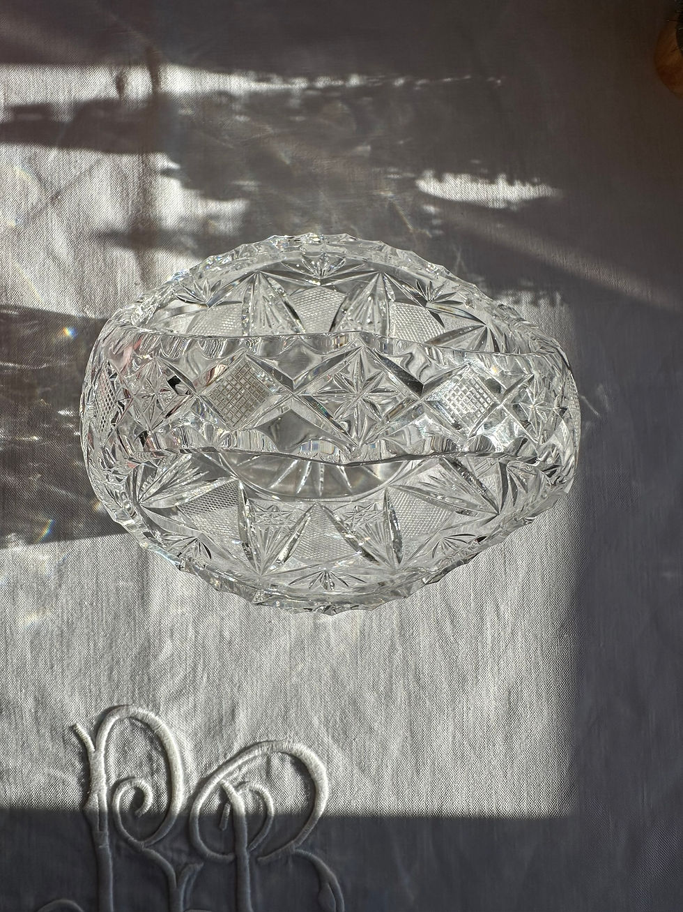 Miniature : Panier en cristal taillé à anse intégrée