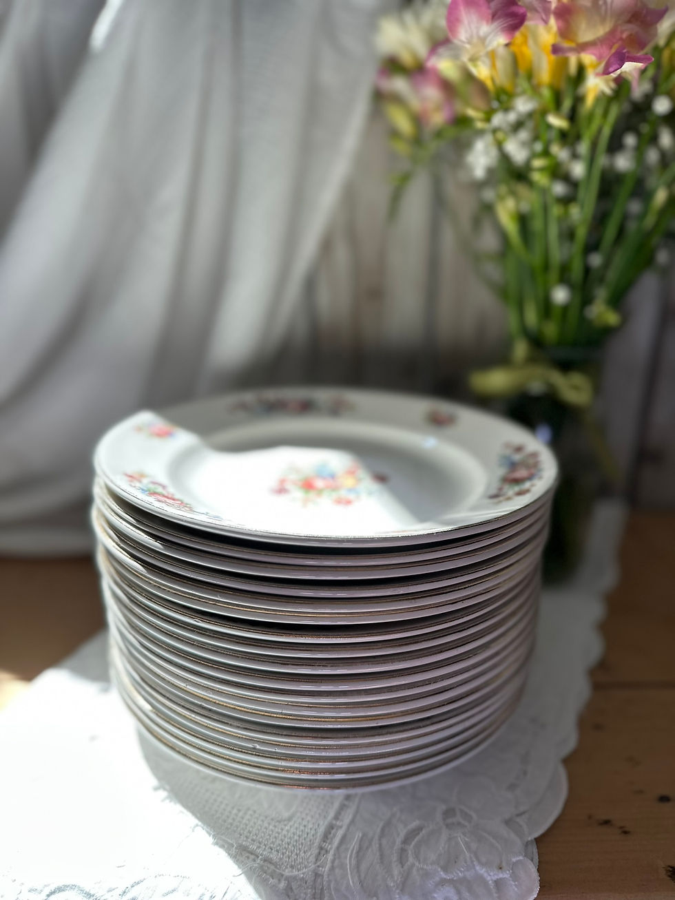Miniature : Assiette ancienne Sarreguemines modèle Guy – décor floral romantique – 23 cm