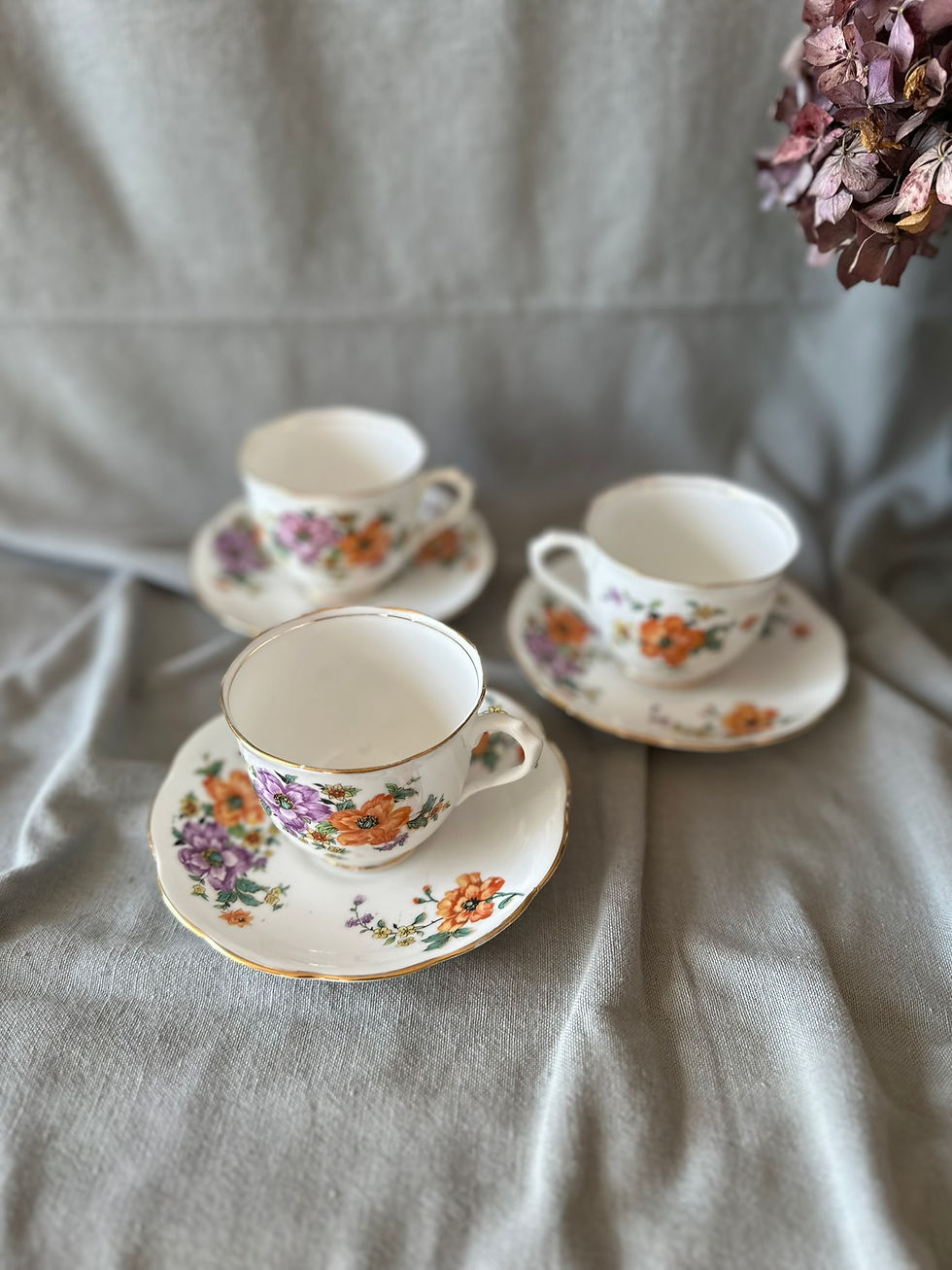 Miniature : Tasse et soucoupe ancienne – Crown China England