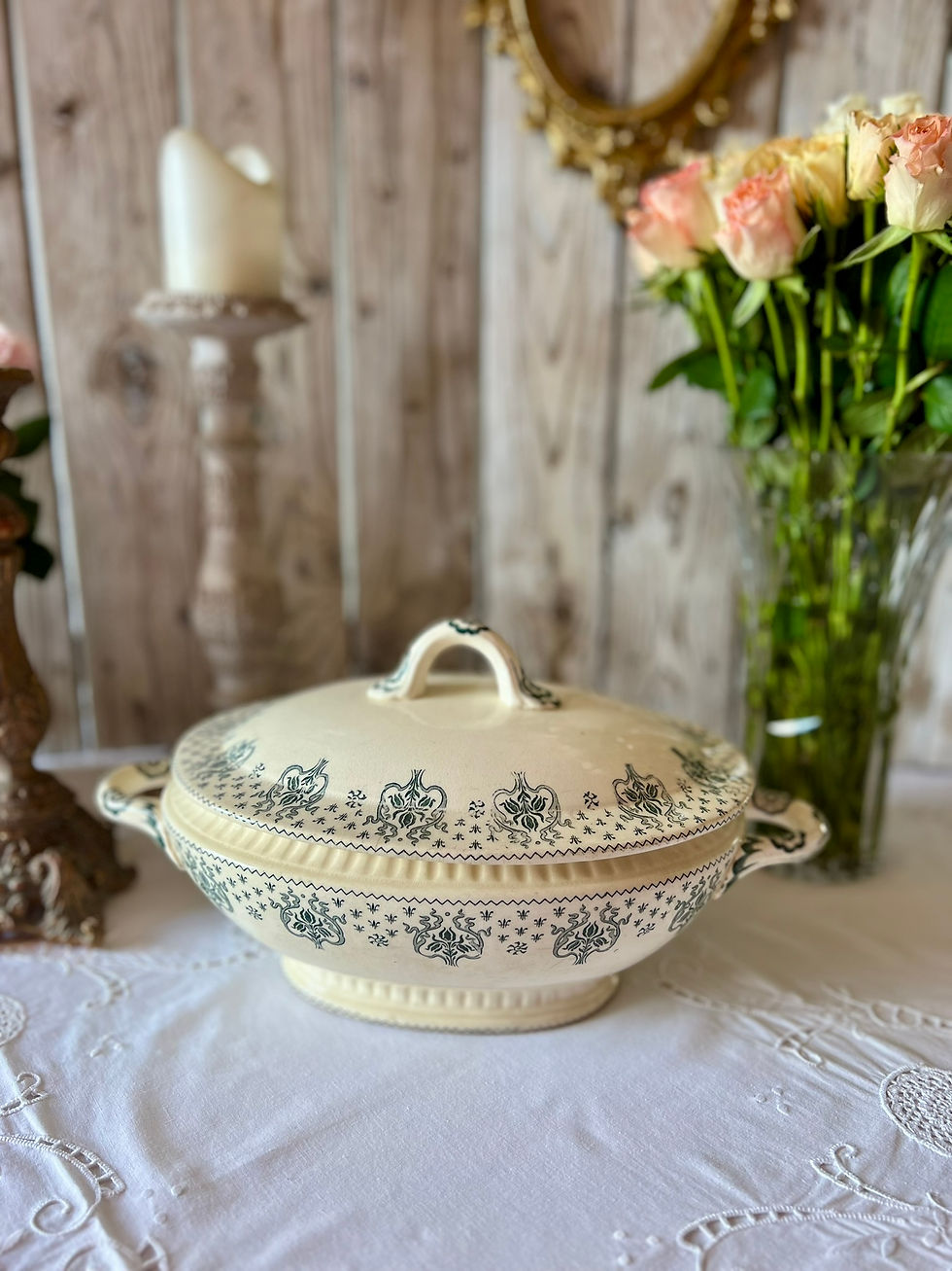 Soupière ancienne en Terre de fer, modèle Palmes, R&A Salins.