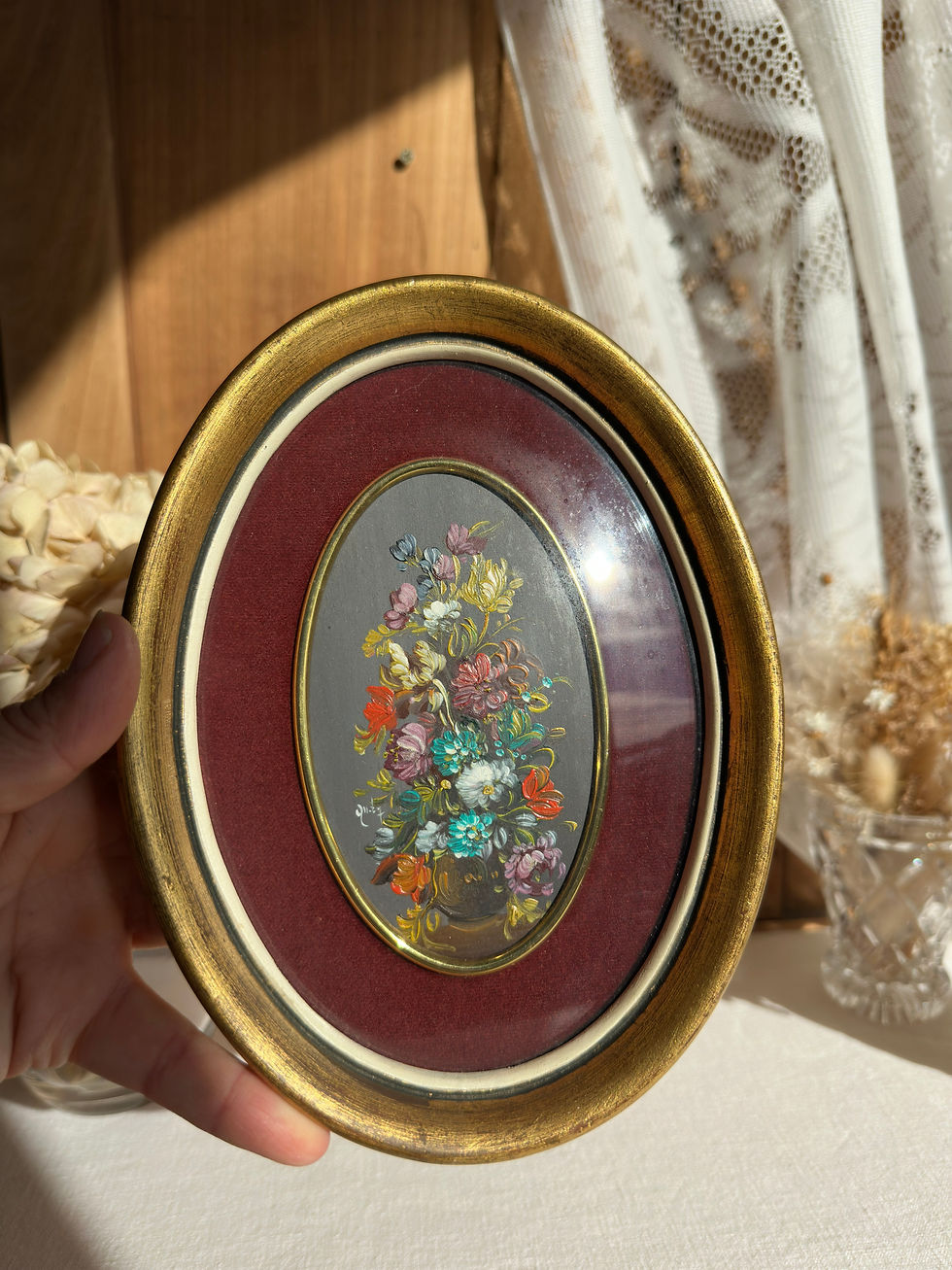 Miniature : Paire de cadres ovales dorés – miniatures florales