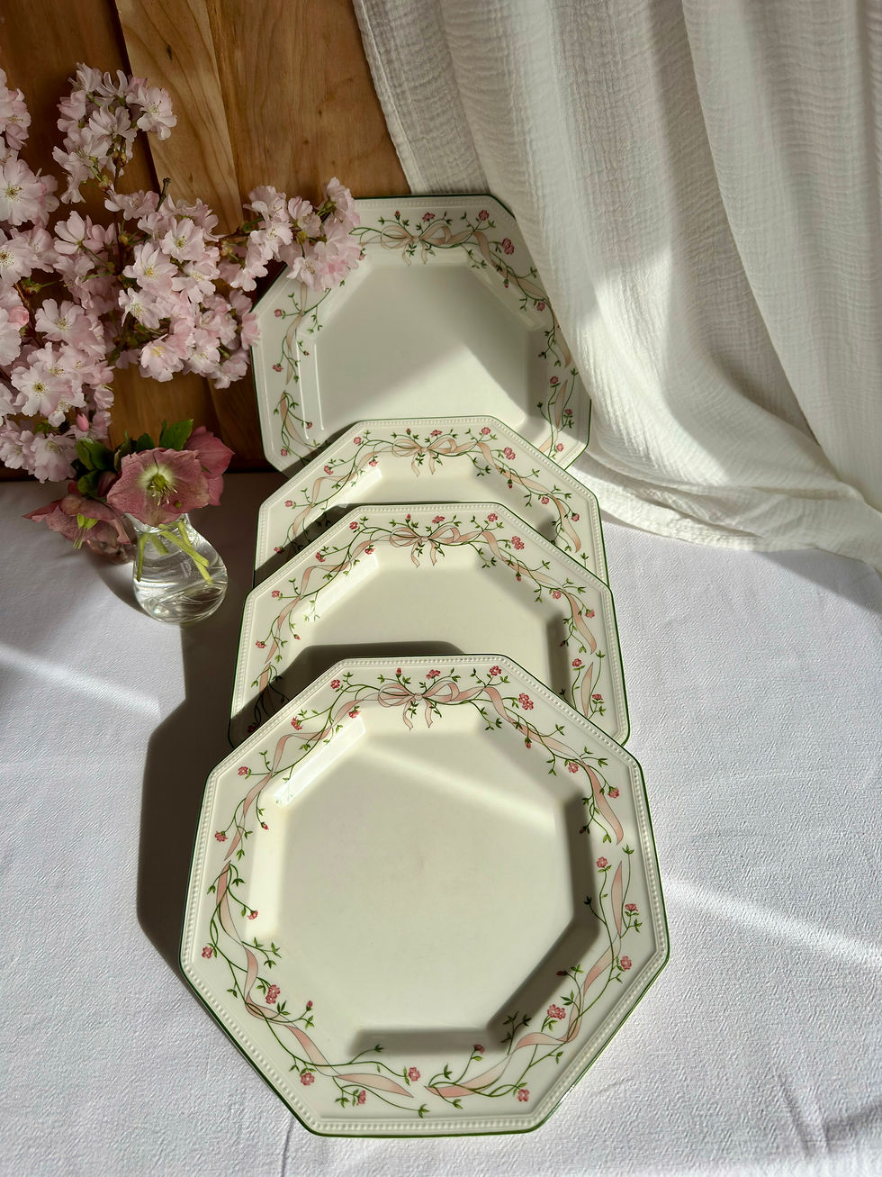 Miniature : Lot de 4 assiettes plates Johnson Brothers – modèle Eternal Beau