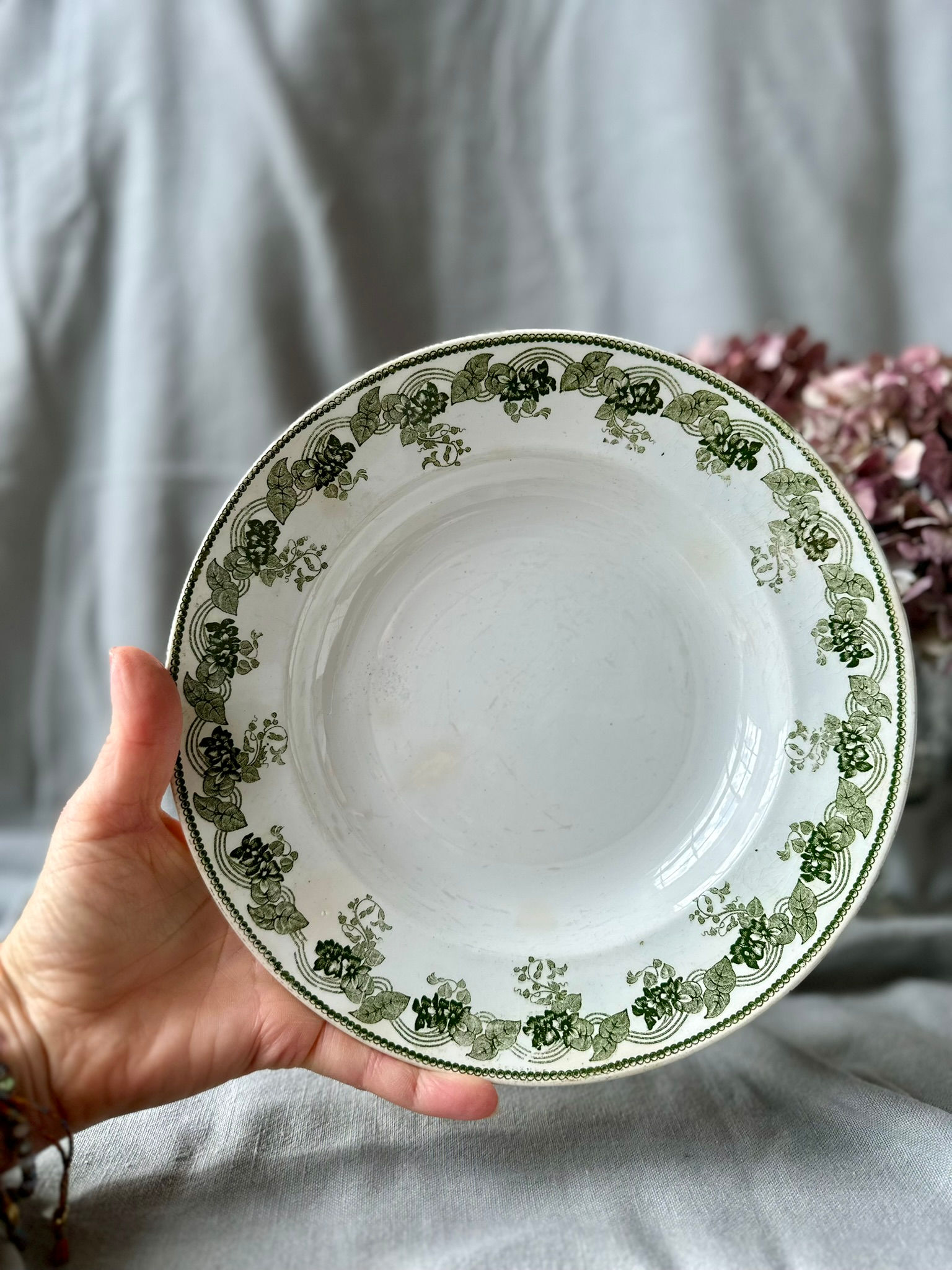 Assiette creuse ancienne – Moulin des Loups, modèle “Violetta”